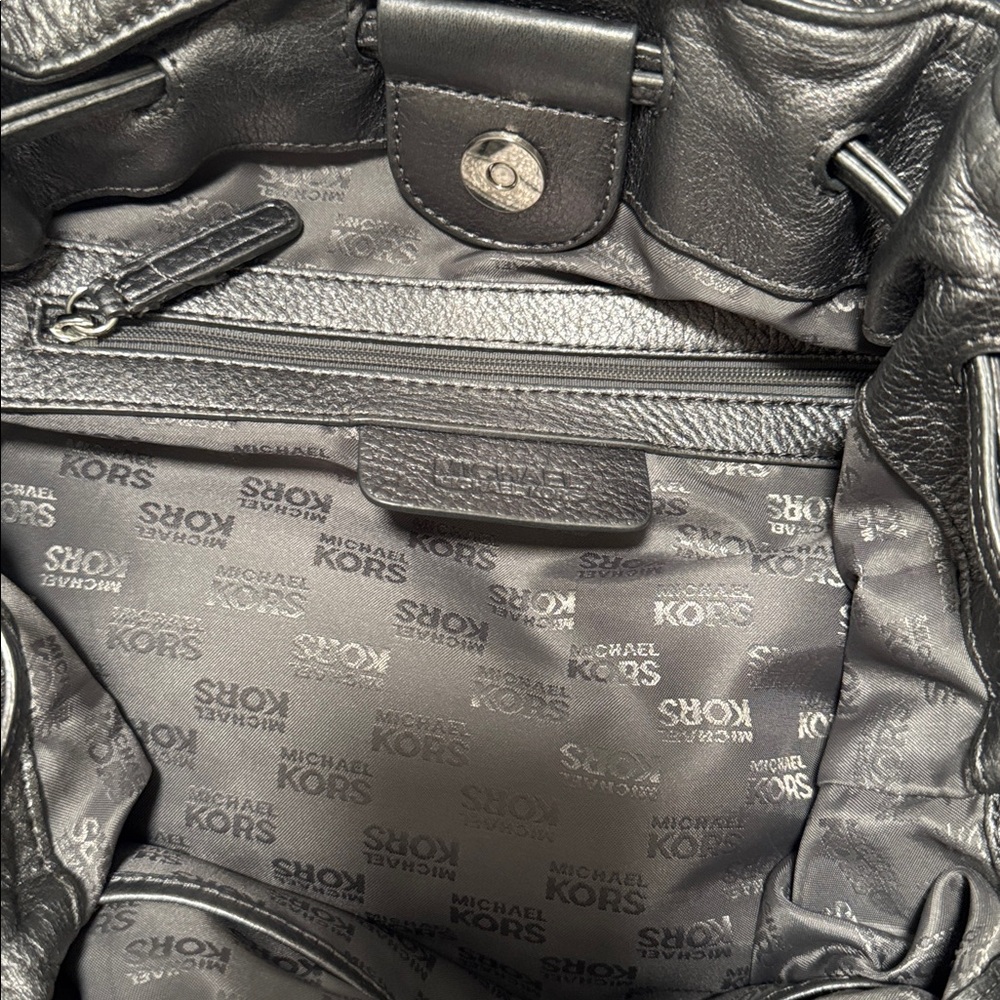 Michael Kors Metallic Silver Shoulder Bag - Picture 9 of 11